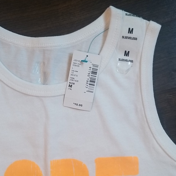 NWT white tank - Picture 4 of 4